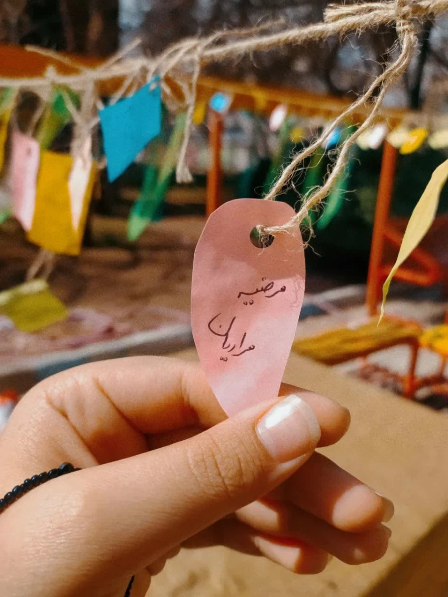 برگزاری نماز ظهر و عصر در محوطه آزاد دانشگاه فرهنگیان پردیس فاطمه زهرا (س) اصفهان