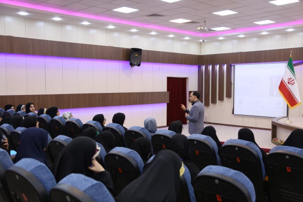 برگزاری کلاس های همایش رویش با حضور بیش از سیصد نفر از دانشجویان تشکل ها و انجمن های دانشجویی دانشگاه فرهنگیان در پردیس فاطمه زهرا (س) اصفهان 