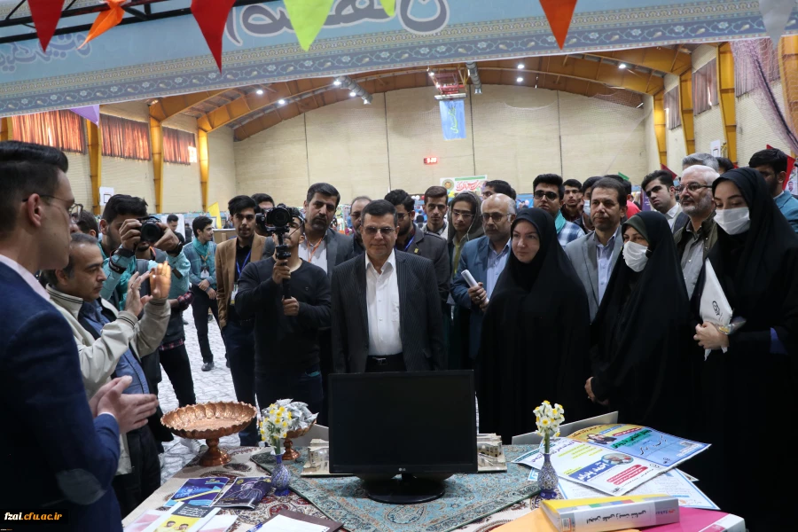 برگزاری نمایشگاه فعالیت های تشکل های دانشجویی دانشگاه فرهنگیان در اصفهان