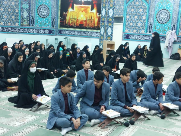 ویژه برنامه قرآنی قرار دلها(محفل انس با قرآن کریم) همراه با ضیافت افطار