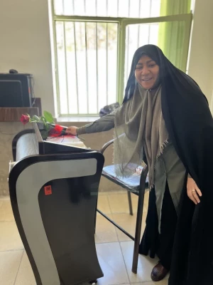 تقدیر از اساتید همزمان با بزرگداشت روز معلم وشهادت استاد مطهری واحد کوی امام (ره)