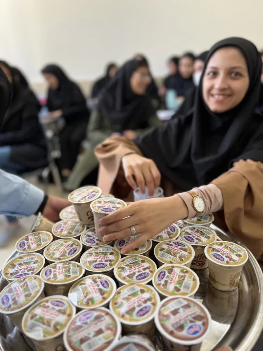 تقدیر از اساتید همزمان با بزرگداشت روز معلم وشهادت استاد مطهری واحد کوی امام (ره)