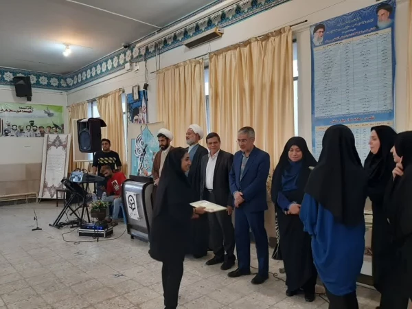 همزمان  با تولد حضرت معصومه (س) وروز دختر مراسم جشنی در پردیس فاطمه زهرا (س) واحد کوی امام برگزار گردید