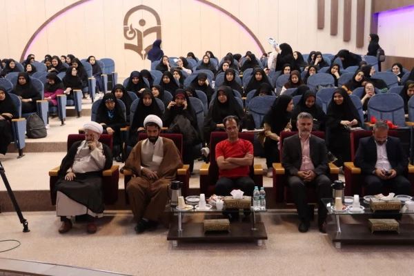 با حضور استاد محمد شجاعی  مدرس حوزه و دانشگاه
کارگاه وظایف مومنین در آخر الزمان در پردیس فاطمه زهرا (س)برگزار شد