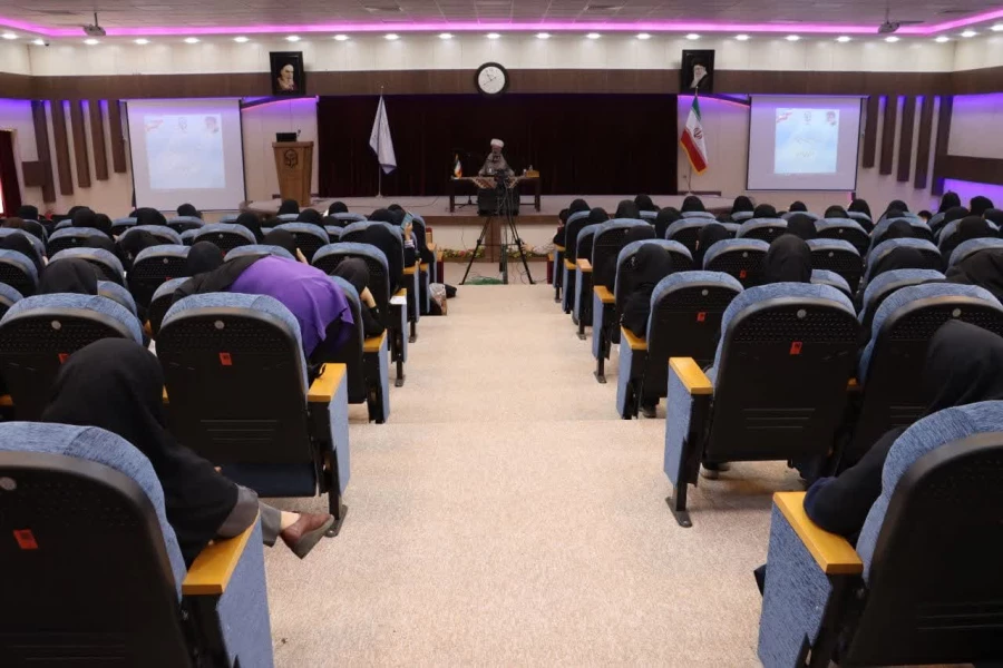 با حضور استاد محمد شجاعی  مدرس حوزه و دانشگاه
کارگاه وظایف مومنین در آخر الزمان در پردیس فاطمه زهرا (س)برگزار شد