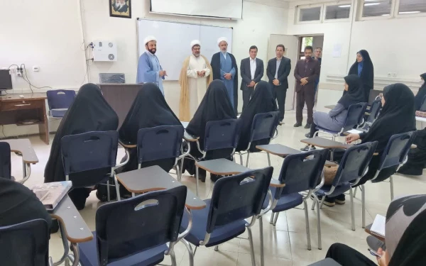 دوره آموزشی تربیتی معراج با رویکرد معارف نماز در پردیس فاطمه زهرا (س) اصفهان