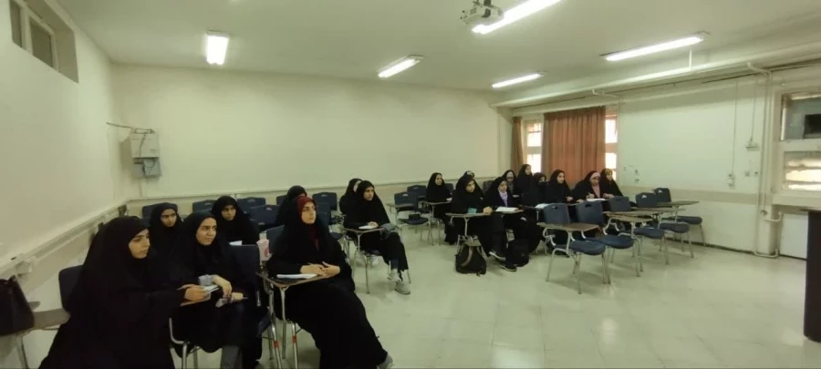 دوره آموزشی تربیتی معراج با رویکرد معارف نماز در پردیس فاطمه زهرا (س) اصفهان