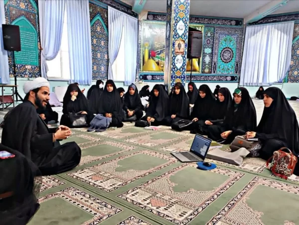 هشتمین جلسه از سلسله جلسات طرح کلی اندیشه اسلامی با حضور حجت الاسلام و المسلمین استاد خدایی درپردیس فاطمه الزهرا(س) به صورت حضوری و مجازی