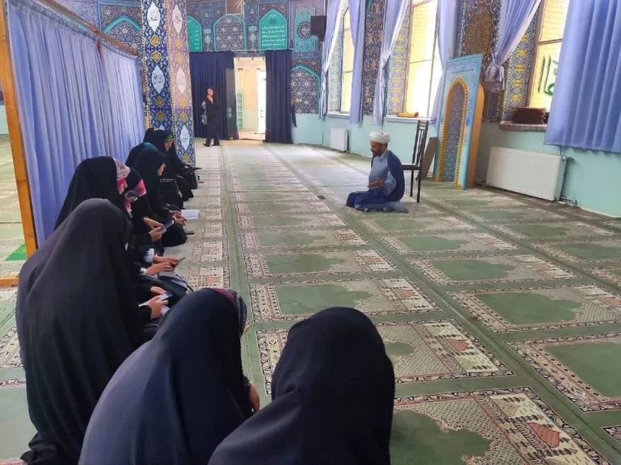 هشتمین جلسه از سلسله جلسات طرح کلی اندیشه اسلامی با حضور حجت الاسلام و المسلمین استاد خدایی درپردیس فاطمه الزهرا(س) به صورت حضوری و مجازی