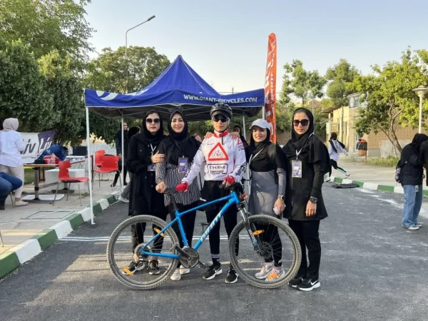 کسب مقام دوم تیمی در رشته دوچرخه سواری توسط دانشجو معلمان دختر دانشگاه فرهنگیان پردیس فاطمه زهرا (س)  استان اصفهان