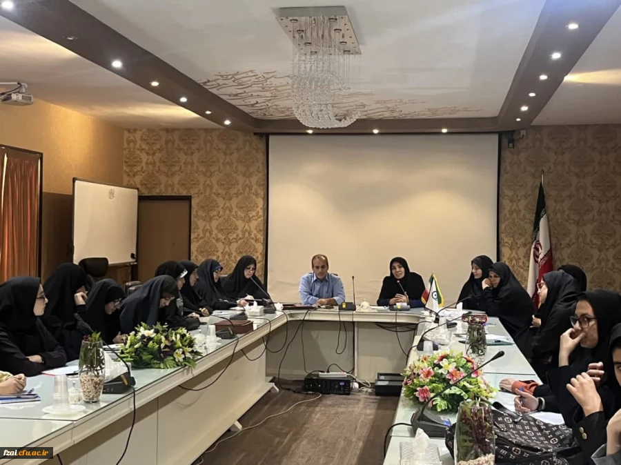 نشست صمیمی شورای مرکزی تشکل های دانشجویی پردیس با مسئولان دانشگاه فرهنگیان پردیس فاطمه زهرا (س)