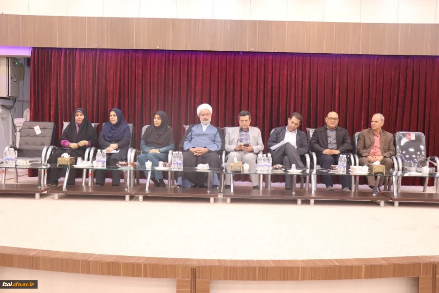 جلسه پرسش و پاسخ با رییس، معاون هماهنگی،مسئول امور دانشجوئی و مالی مدیریت پردیس های استان، نماینده محترم دفتر مقام معظم رهبری،روسا ومعاونین پردیس ،مدیران گروه ،مسئول حراست 