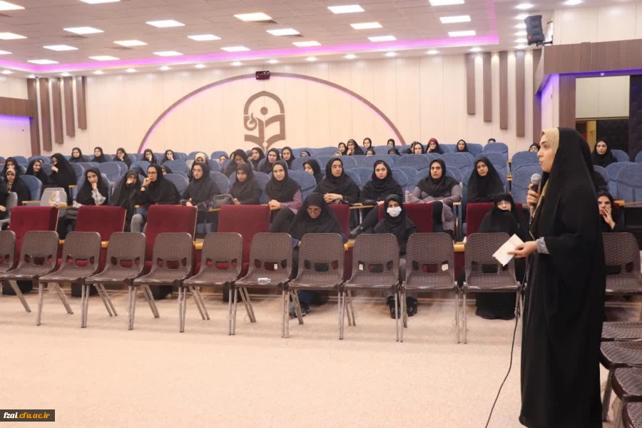 جلسه پرسش و پاسخ با رییس، معاون هماهنگی،مسئول امور دانشجوئی و مالی مدیریت پردیس های استان، نماینده محترم دفتر مقام معظم رهبری،روسا ومعاونین پردیس ،مدیران گروه ،مسئول حراست 