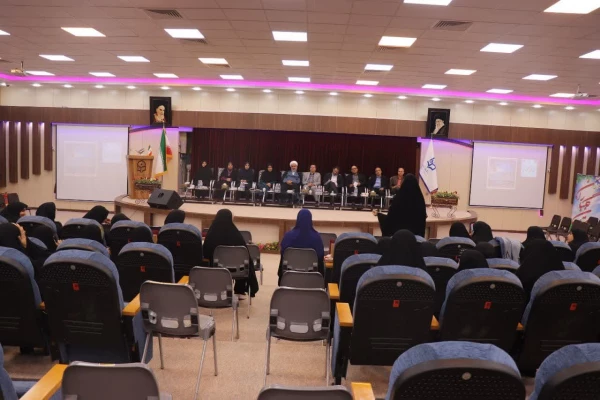 جلسه پرسش و پاسخ با رییس، معاون هماهنگی،مسئول امور دانشجوئی و مالی مدیریت پردیس های استان، نماینده محترم دفتر مقام معظم رهبری،روسا ومعاونین پردیس ،مدیران گروه ،مسئول حراست  در سالن شهید سلیمانی پردیس فاطمه زهرا (س) 