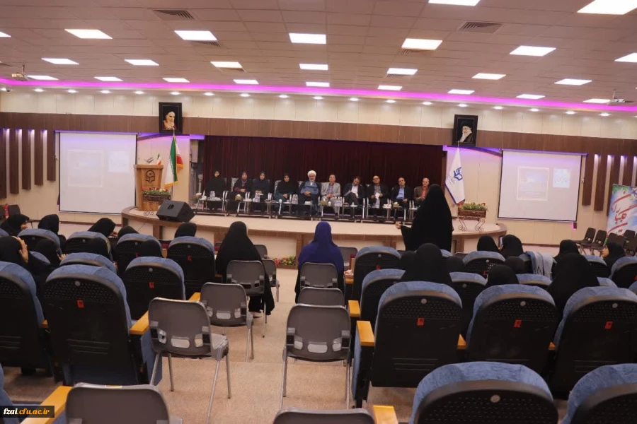 جلسه پرسش و پاسخ با رییس، معاون هماهنگی،مسئول امور دانشجوئی و مالی مدیریت پردیس های استان، نماینده محترم دفتر مقام معظم رهبری،روسا ومعاونین پردیس ،مدیران گروه ،مسئول حراست  در سالن شهید سلیمانی پردیس فاطمه زهرا (س) 