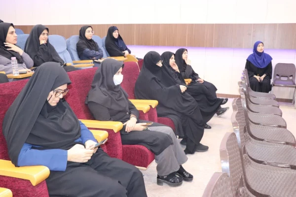 جلسه پرسش و پاسخ با رییس، معاون هماهنگی،مسئول امور دانشجوئی و مالی مدیریت پردیس های استان، نماینده محترم دفتر مقام معظم رهبری،روسا ومعاونین پردیس ،مدیران گروه ،مسئول حراست  در سالن شهید سلیمانی پردیس فاطمه زهرا (س) 