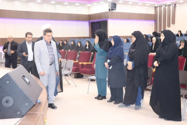 جلسه پرسش و پاسخ با رییس، معاون هماهنگی،مسئول امور دانشجوئی و مالی مدیریت پردیس های استان، نماینده محترم دفتر مقام معظم رهبری،روسا ومعاونین پردیس ،مدیران گروه ،مسئول حراست  در سالن شهید سلیمانی پردیس فاطمه زهرا (س) 