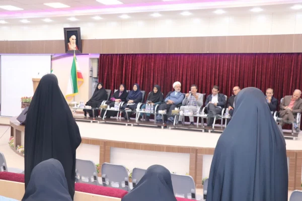 جلسه پرسش و پاسخ با رییس، معاون هماهنگی،مسئول امور دانشجوئی و مالی مدیریت پردیس های استان، نماینده محترم دفتر مقام معظم رهبری،روسا ومعاونین پردیس ،مدیران گروه ،مسئول حراست  در سالن شهید سلیمانی پردیس فاطمه زهرا (س) 