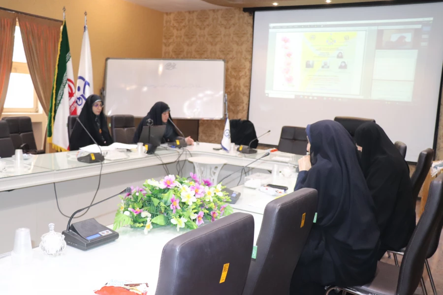 نگاه تدبری به سوره مبارکه شعرا، برای ایجاد انس و تفکر پژوهی در دانشجویان