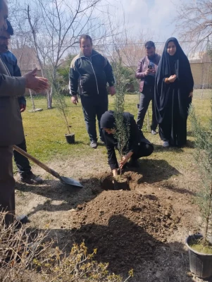 به مناسبت ۱۵ اسفندماه، روز درختکاری و هفته بزرگداشت محیط زیست و منابع طبیعی، مراسم کاشت نهال در پردیس فاطمه زهرا(س) اصفهان برگزار گردید.