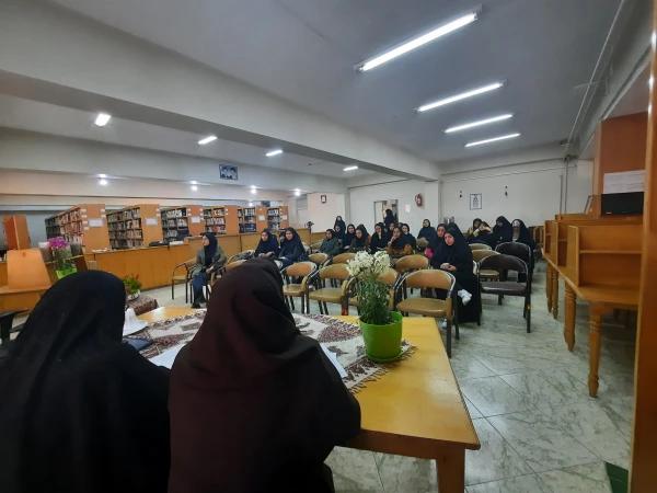 کارگاه به مناسبت 25 اسفند ماه زادروز پروین اعتصامی شاعره بزرگ زبان فارسی در کتابخانه پردیس فاطمه زهرا(س) اصفهان