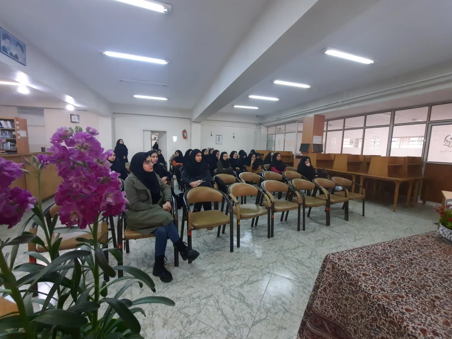 کارگاه به مناسبت 25 اسفند ماه زادروز پروین اعتصامی شاعره بزرگ زبان فارسی در کتابخانه پردیس فاطمه زهرا(س) اصفهان