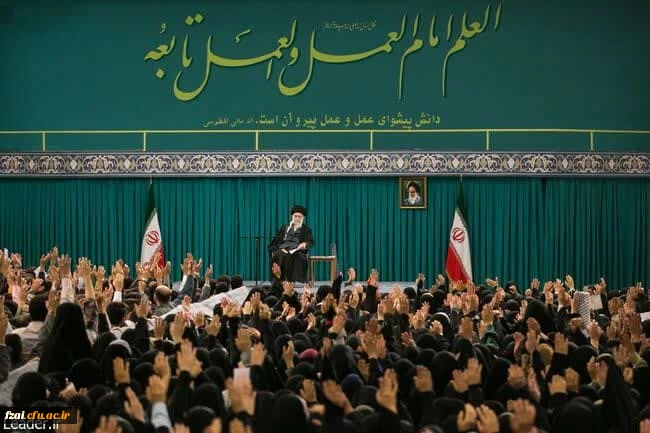 رهبر انقلاب:دانشجو را عنصری جوان، پرتوان، پرانگیزه، اهل «علم و فکر و اندیشه» و آینده دار توصیف کردند