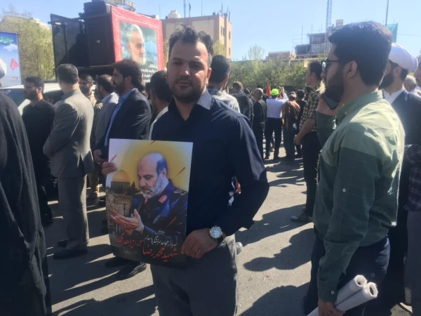 حضور مسئولین و دانشجو معلمان دانشگاه فرهنگیان پردیس فاطمه زهرا (س)اصفهان در مراسم تشییع سردار شهید زاهدی