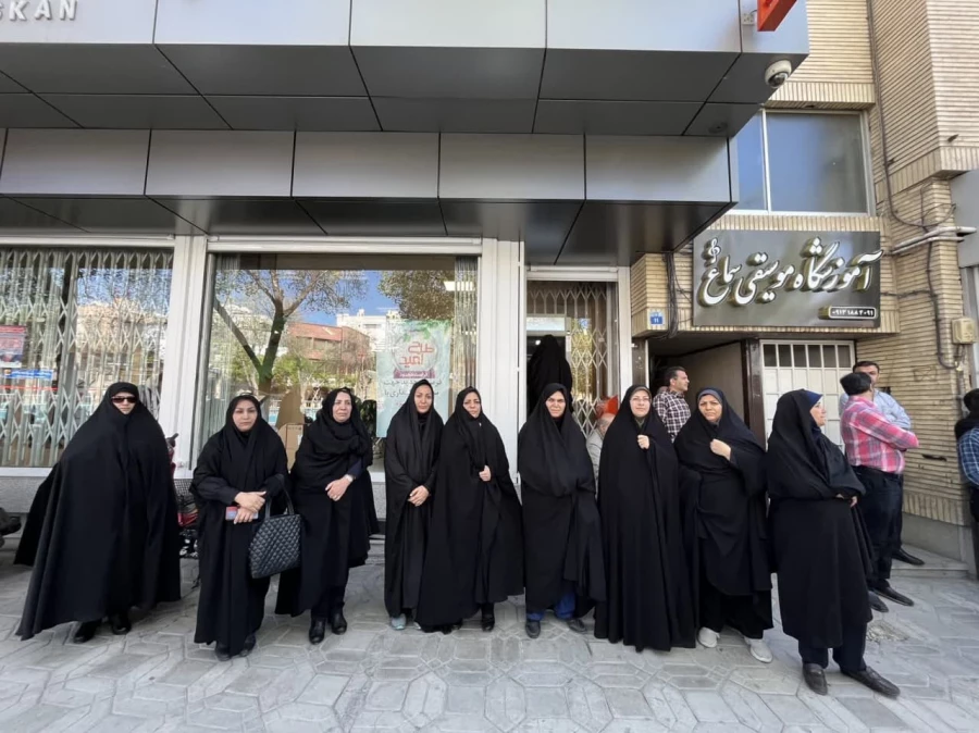 حضور مسئولین و دانشجو معلمان دانشگاه فرهنگیان پردیس فاطمه زهرا (س)اصفهان در مراسم تشییع سردار شهید زاهدی