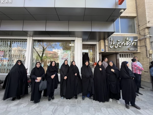 حضور مسئولین و دانشجو معلمان دانشگاه فرهنگیان پردیس فاطمه زهرا (س)اصفهان در مراسم تشییع سردار شهید زاهدی