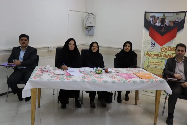 حضور دکتر حمیدرضا کاشفی، معاونت هماهنگی امور پردیس های استان اصفهان در پردیس فاطمه الزهرا(س) و بازدید میدانی از روند برگزاری دومین روز از مرحله استانی جشنواره تدریس برتر در استان 
