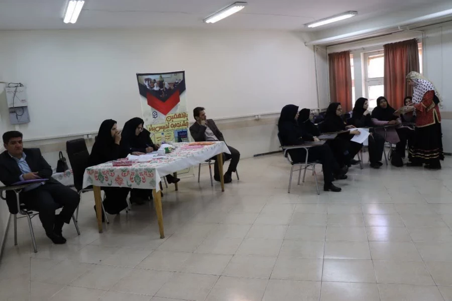 حضور دکتر حمیدرضا کاشفی، معاونت هماهنگی امور پردیس های استان اصفهان در پردیس فاطمه الزهرا(س) و بازدید میدانی از روند برگزاری دومین روز از مرحله استانی جشنواره تدریس برتر در استان 
