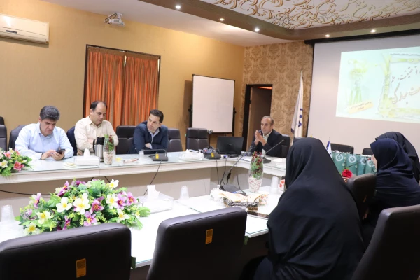 جلسه ی شورای اداری پردیس  فاطمه زهرا(س) با حضور دکتر کاشفی معاون محترم هماهنگی دانشگاه فرهنگیان استان اصفهان 