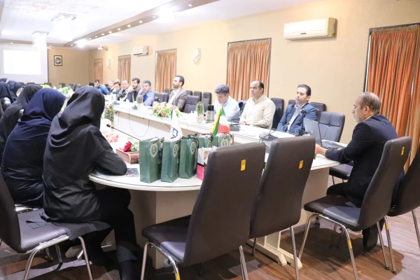 جلسه ی شورای اداری پردیس  فاطمه زهرا(س) با حضور دکتر کاشفی معاون محترم هماهنگی دانشگاه فرهنگیان استان اصفهان 