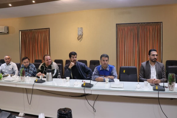 جلسه ی شورای اداری پردیس  فاطمه زهرا(س) با حضور دکتر کاشفی معاون محترم هماهنگی دانشگاه فرهنگیان استان اصفهان 