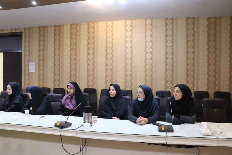 جلسه ی شورای اداری پردیس  فاطمه زهرا(س) با حضور دکتر کاشفی معاون محترم هماهنگی دانشگاه فرهنگیان استان اصفهان 