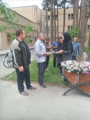 به مناسبت روز کارگر از زحمتکشان پردیس فاطمه زهرا (س) اصفهان تقدیر شد