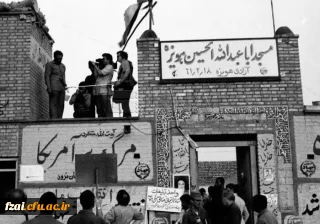 ۱۸ اردیبهشت  سالروز آزادسازی هویزه

برگی دیگر از رشادت های رزمندگان اسلام
