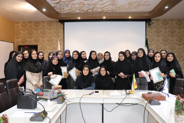  نشست صمیمانه دکتر اکرمی رییس پردیس فاطمه زهرا (س)  با نمایندگان آموزشی 
