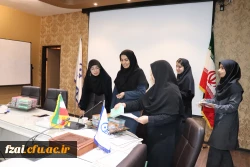 نشست صمیمانه دکتر اکرمی رییس پردیس فاطمه زهرا (س)  با نمایندگان آموزشی پردیس فاطمه زهرا (س) به مناسبت دهه سرآمدی آموزش وگرامیداشت مقام معلم 