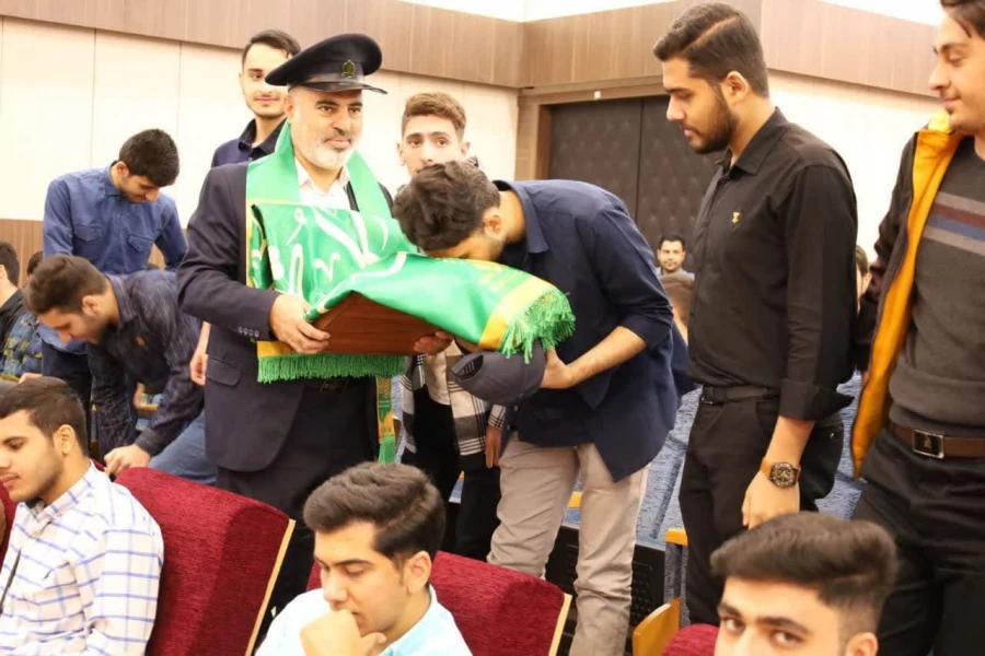 حضور پرچم متبرک حرم حضرت معصومه (س) در سالن شهید سلیمانی پردیس فاطمه زهرا (س) به مناسبت روز دختر