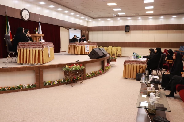 ادامه مناظرات دانشجویی در پردیس فاطمه زهرا(س) اصفهان