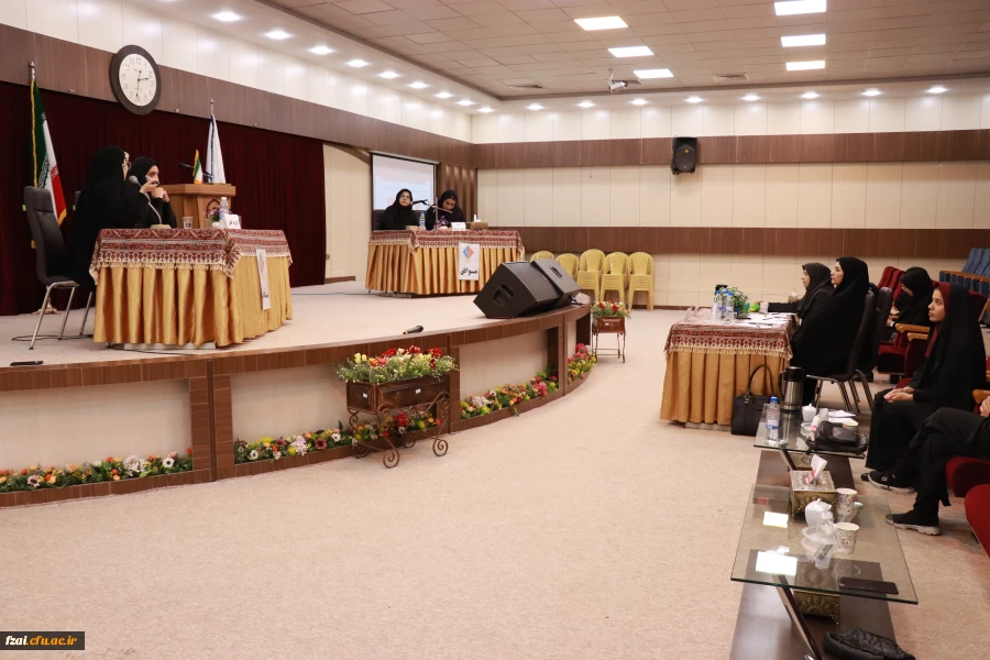 ادامه مناظرات دانشجویی در پردیس فاطمه زهرا(س) اصفهان