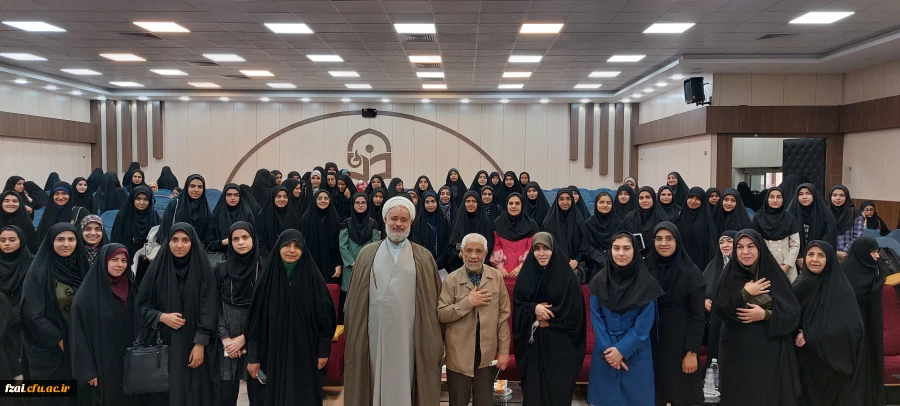 جلسه ای با حضور استاد اصغر طاهرزاده