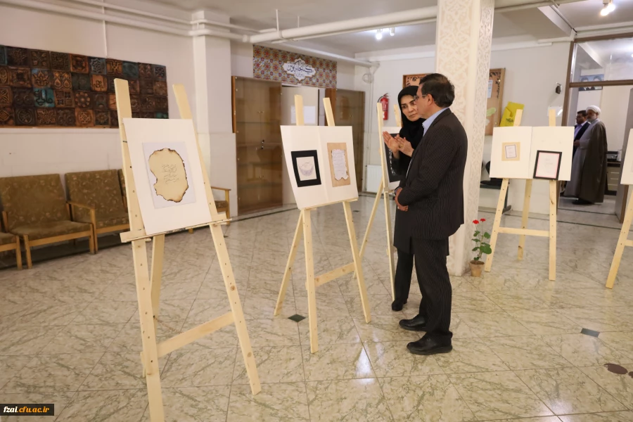 بازید رئیس امور پردیس های دانشگاه فرهنگیان استان اصفهان از نمایشگاه آثار دانشجویان پردیس فاطمه زهرا(س)