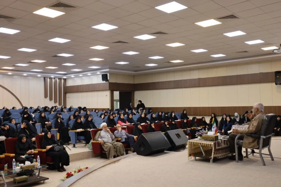 جلسه ای با حضور استاد اصغر طاهرزاده