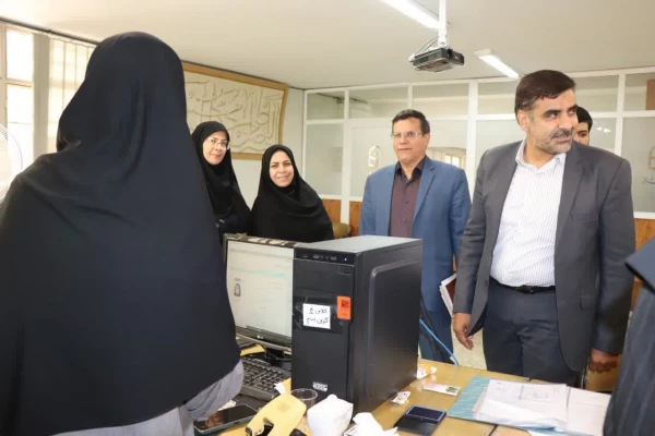 بازدید علی اکبر کجباف رئیس دانشگاه فرهنگیان استان به همراه مسوولین نظارت و ارزیابی استان اصفهان و مسوولین دانشگاه فرهنگیان پردیس فاطمه زهرا (س) از فرآیند مصاحبه 