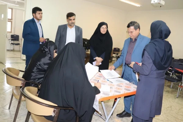 بازدید علی اکبر کجباف رئیس دانشگاه فرهنگیان استان به همراه مسوولین نظارت و ارزیابی استان اصفهان و مسوولین دانشگاه فرهنگیان پردیس فاطمه زهرا (س) از فرآیند مصاحبه 