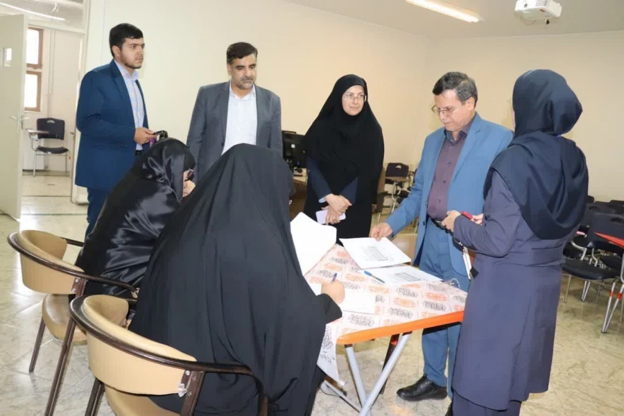 بازدید علی اکبر کجباف رئیس دانشگاه فرهنگیان استان به همراه مسوولین نظارت و ارزیابی استان اصفهان و مسوولین دانشگاه فرهنگیان پردیس فاطمه زهرا (س) از فرآیند مصاحبه 
