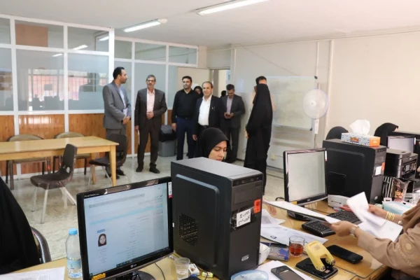 بازدید نماینده نظارت وزارت آموزش و پرورش از پردیس فاطمه زهرا (س) اصفهان